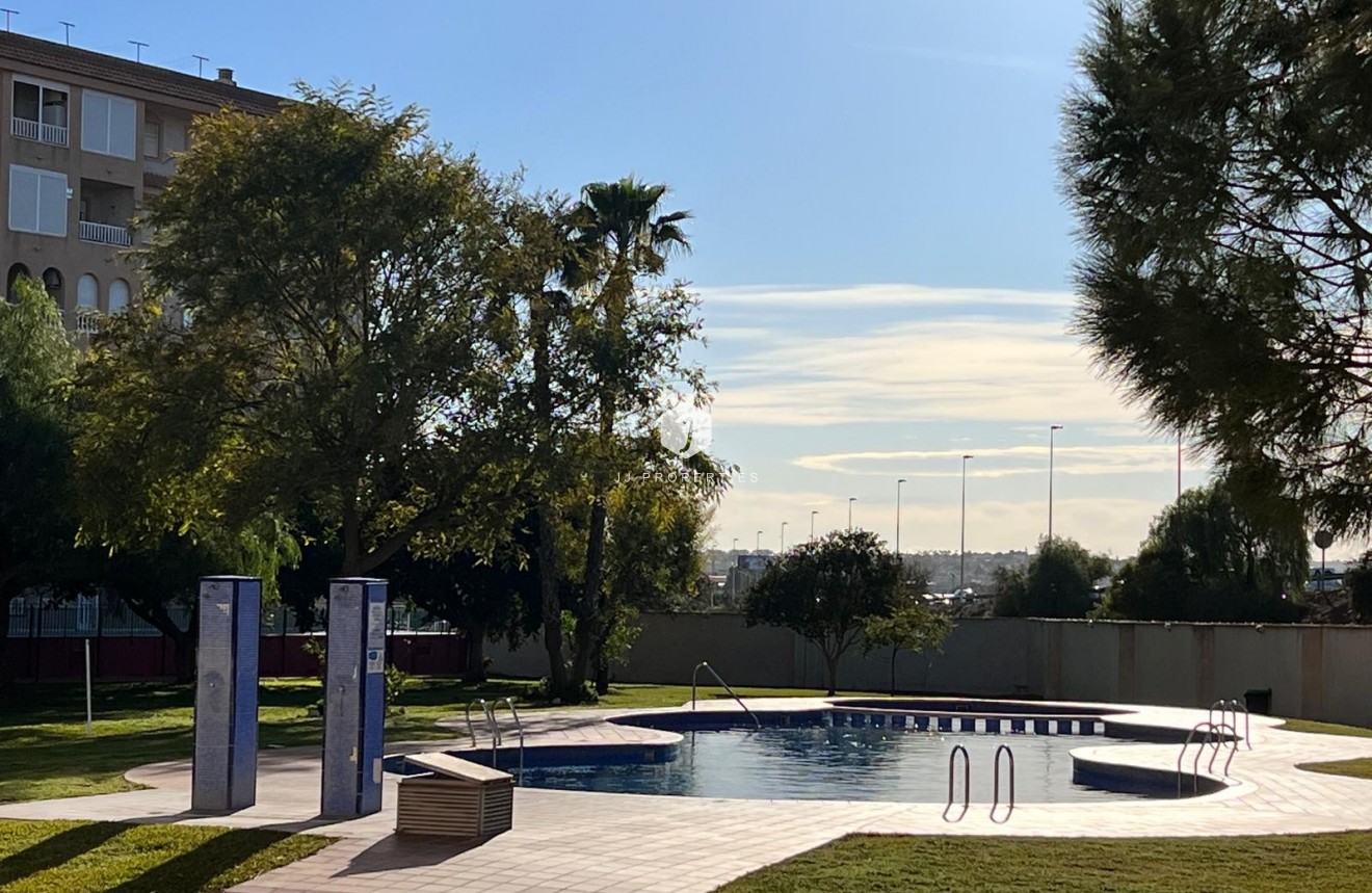 Resale - Apartment / flat -
Torrevieja - Costa Blanca