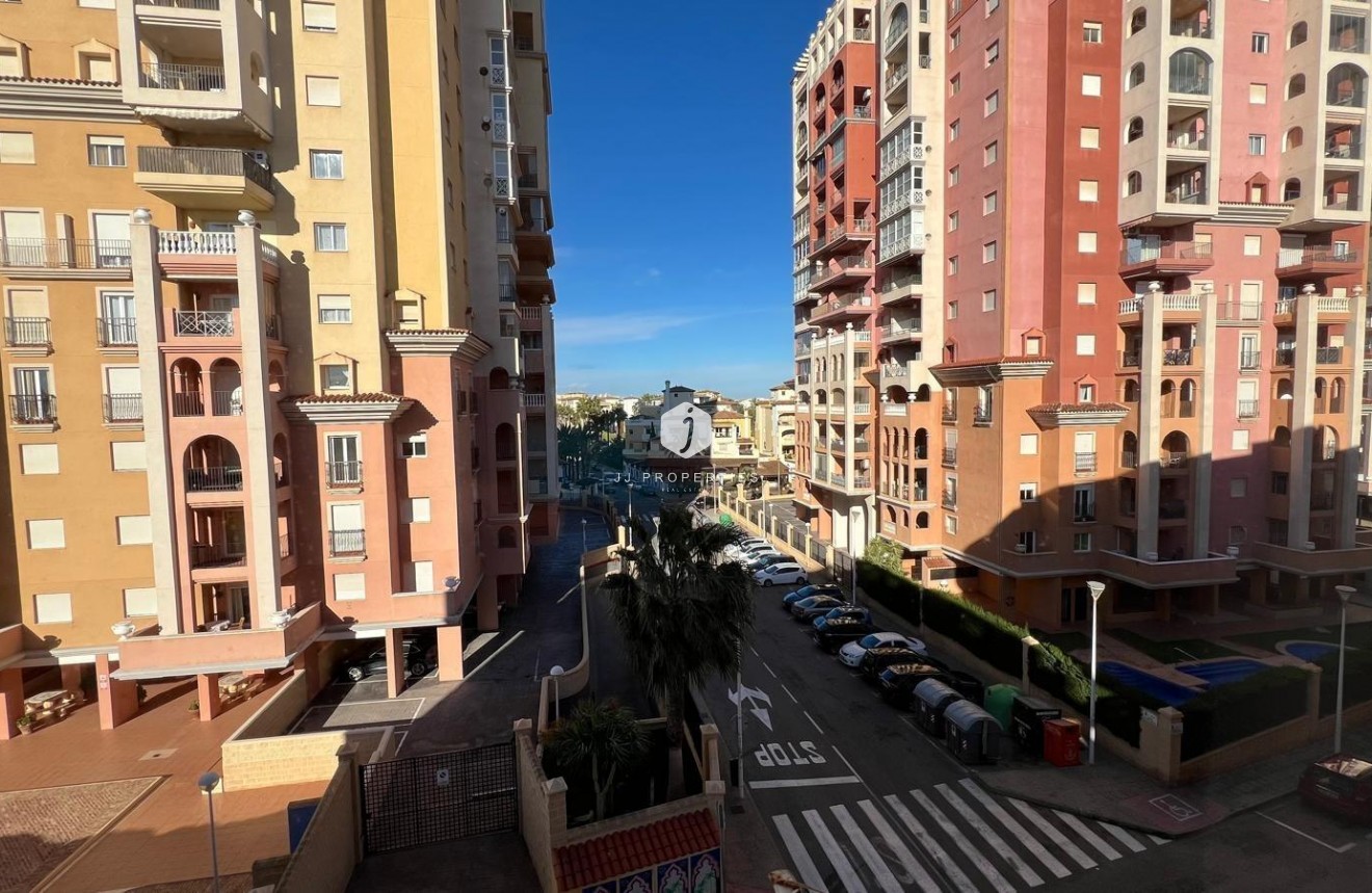 Resale - Apartment / flat -
Torrevieja - Los Frutales
