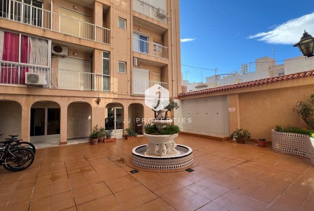 Resale - Apartment / flat -
Torrevieja - Los Frutales