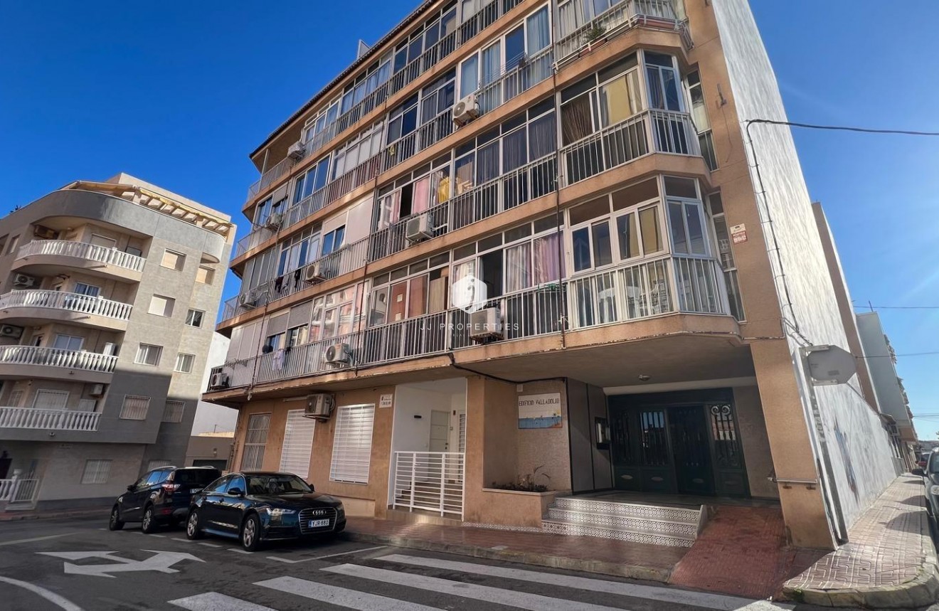 Resale - Apartment / flat -
Torrevieja - Los Frutales