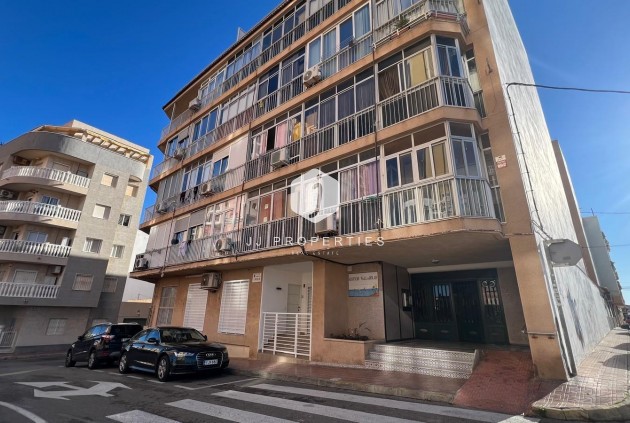 Resale - Apartment / flat -
Torrevieja - Los Frutales