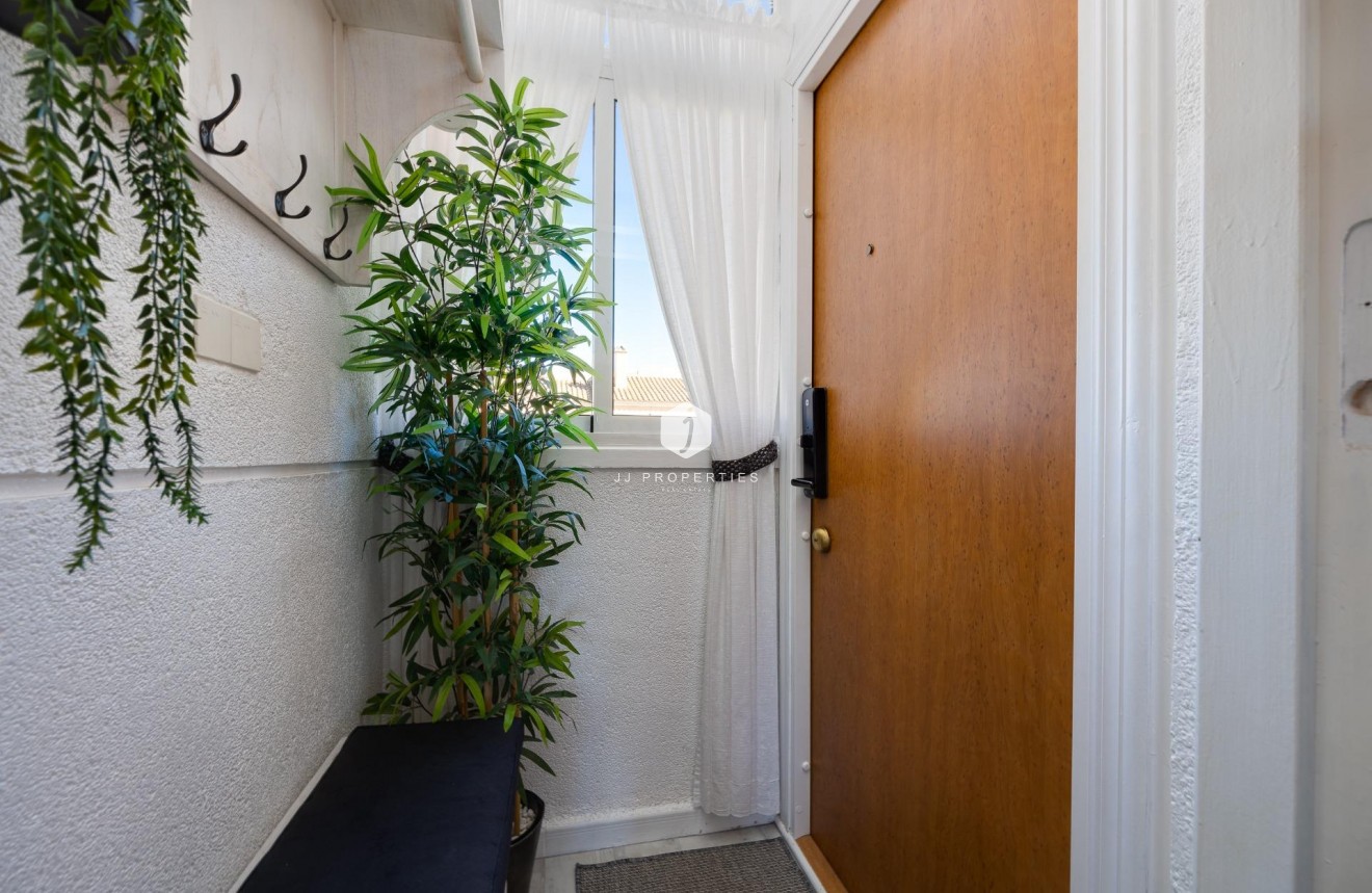 Z drugiej ręki - Bungalow -
Torrevieja - El molino