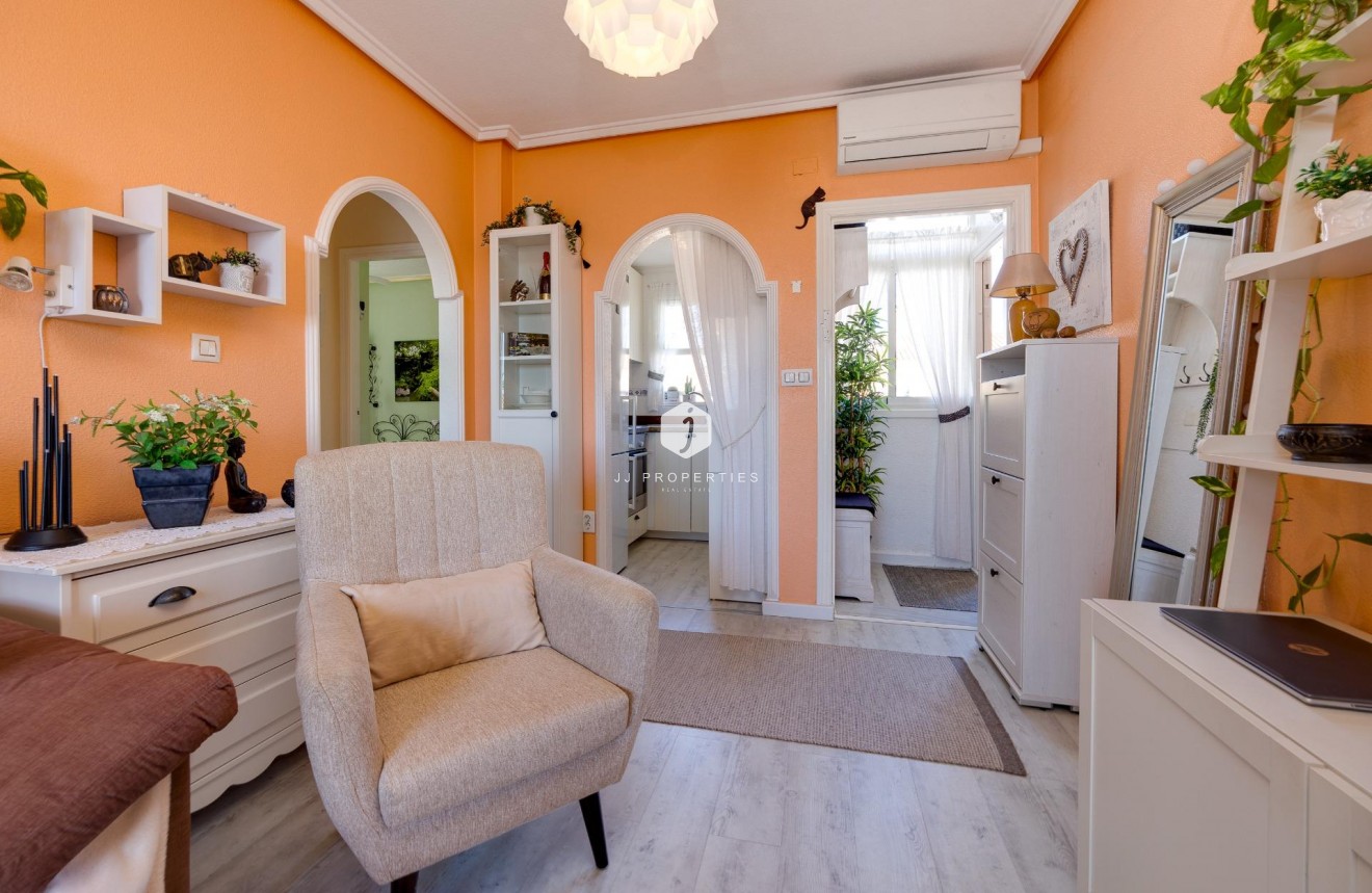 Z drugiej ręki - Bungalow -
Torrevieja - El molino