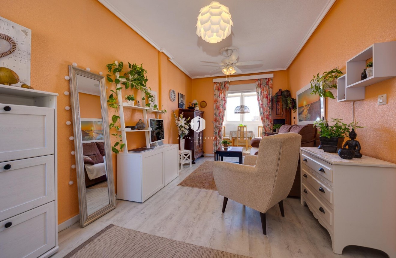 Z drugiej ręki - Bungalow -
Torrevieja - El molino