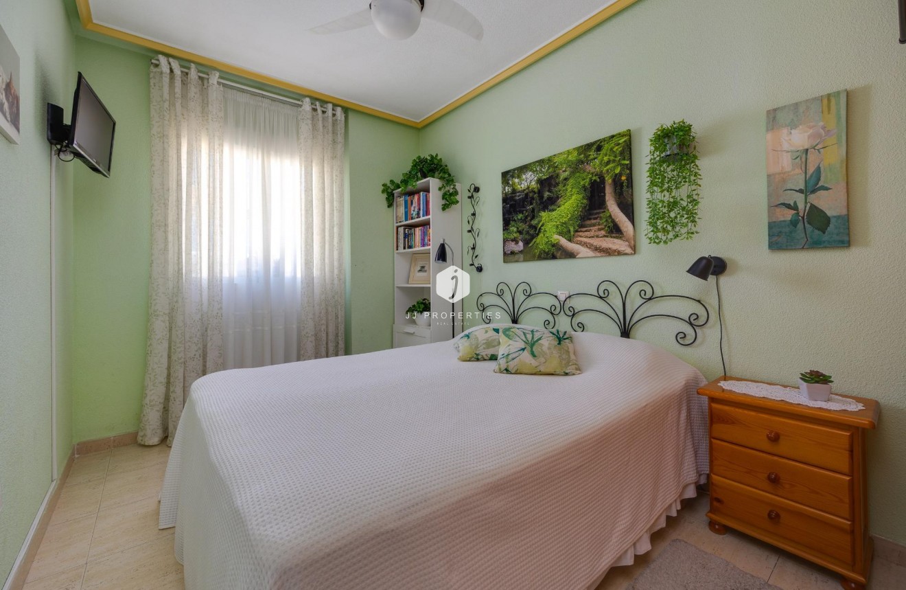 Z drugiej ręki - Bungalow -
Torrevieja - El molino