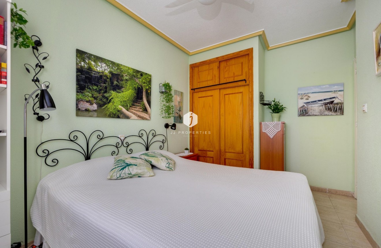 Z drugiej ręki - Bungalow -
Torrevieja - El molino