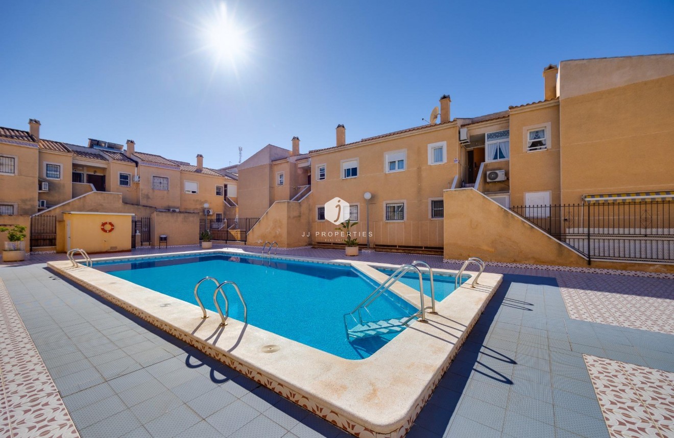 Z drugiej ręki - Bungalow -
Torrevieja - El molino