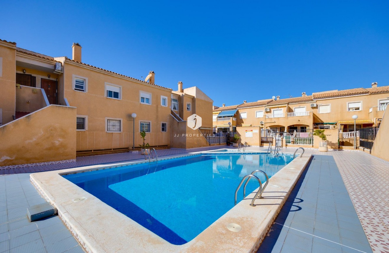 Z drugiej ręki - Bungalow -
Torrevieja - El molino