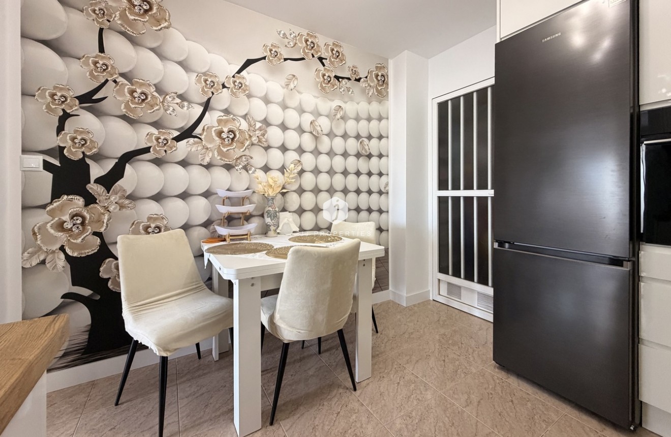 D'occasion - Appartement -
Torrevieja - Urb. Calas Blancas III