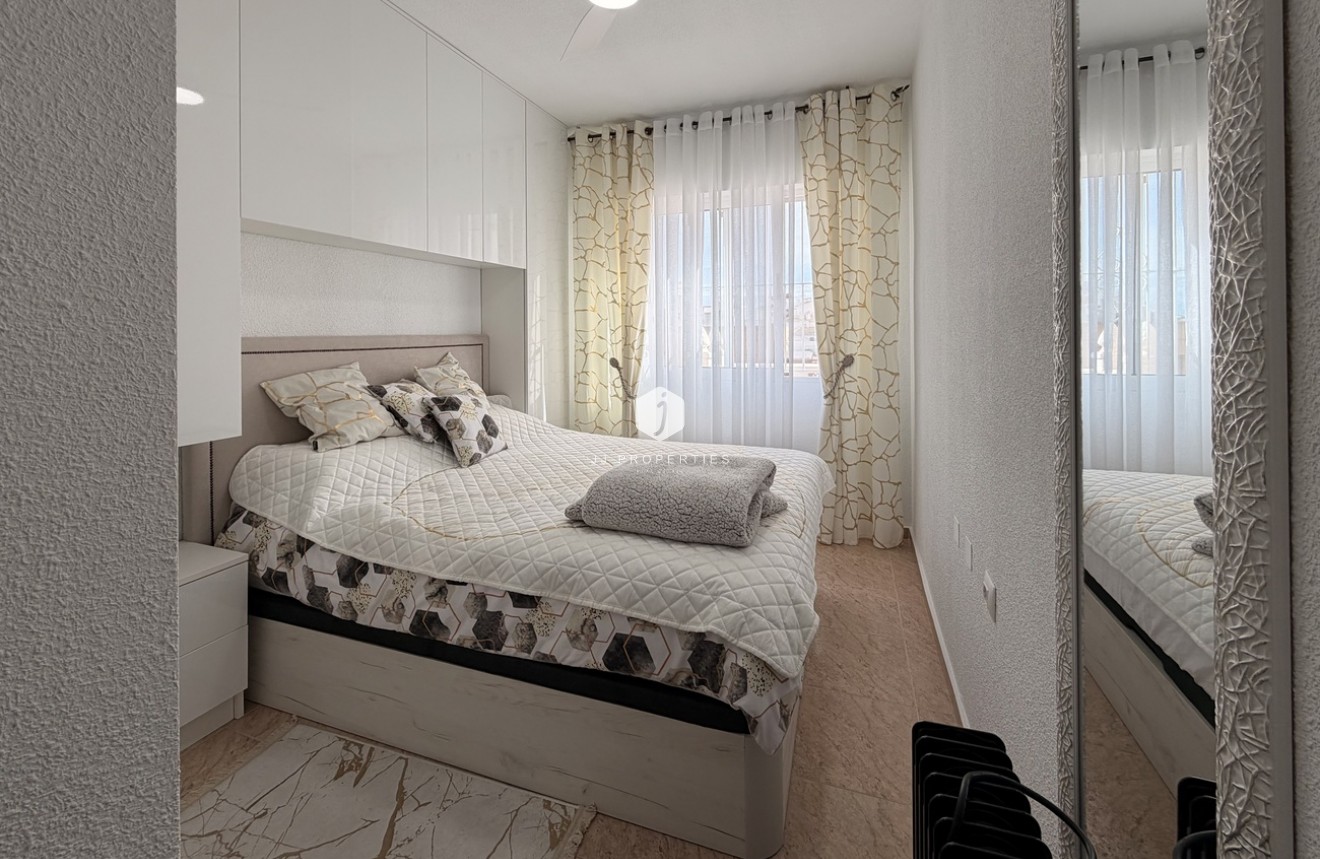 D'occasion - Appartement -
Torrevieja - Urb. Calas Blancas III