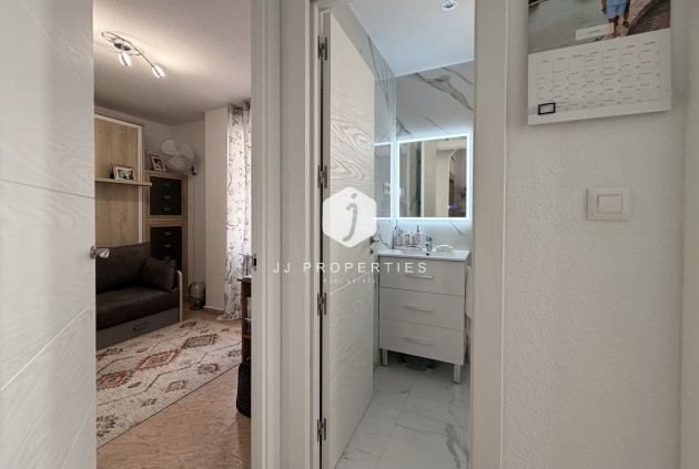 D'occasion - Appartement -
Torrevieja - Urb. Calas Blancas III