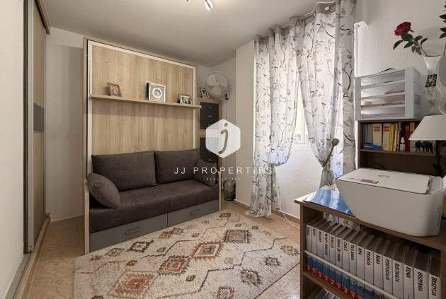 D'occasion - Appartement -
Torrevieja - Urb. Calas Blancas III