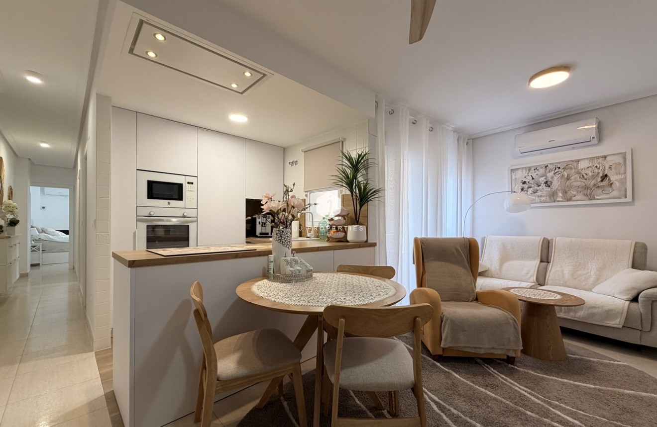 Segunda mano - Apartamento / piso -
Torrevieja - Costa Blanca