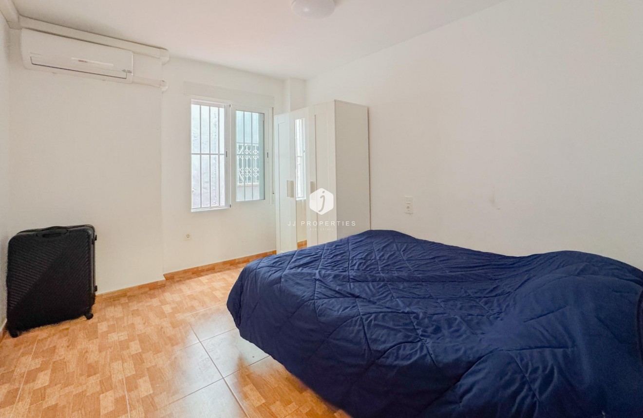 D'occasion - Appartement -
Torrevieja - La Mata Pueblo