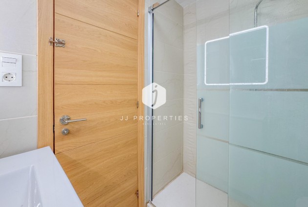 D'occasion - Appartement -
Torrevieja - La Mata Pueblo