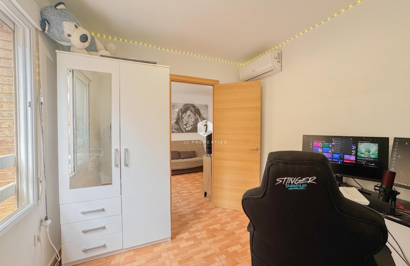 D'occasion - Appartement -
Torrevieja - La Mata Pueblo