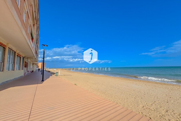 D'occasion - Appartement -
Torrevieja - La Mata Pueblo