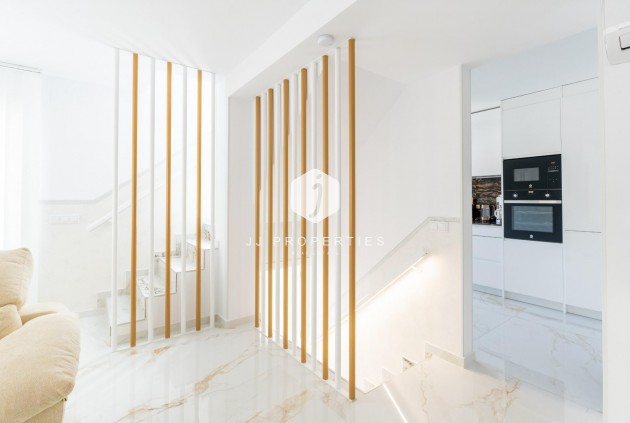 Segunda mano - Chalet -
Torrevieja - Punta prima