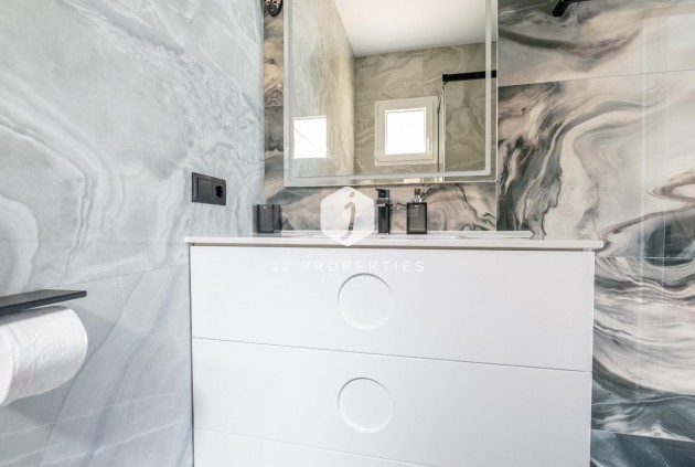 Segunda mano - Chalet -
Torrevieja - Punta prima