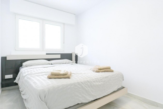 Segunda mano - Chalet -
Torrevieja - Punta prima