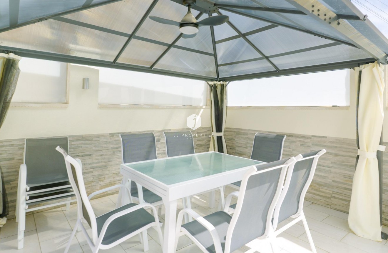 Segunda mano - Chalet -
Torrevieja - Punta prima