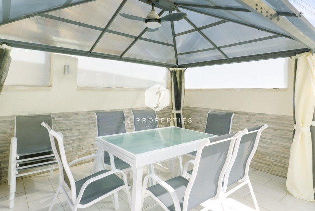 Segunda mano - Chalet -
Torrevieja - Punta prima