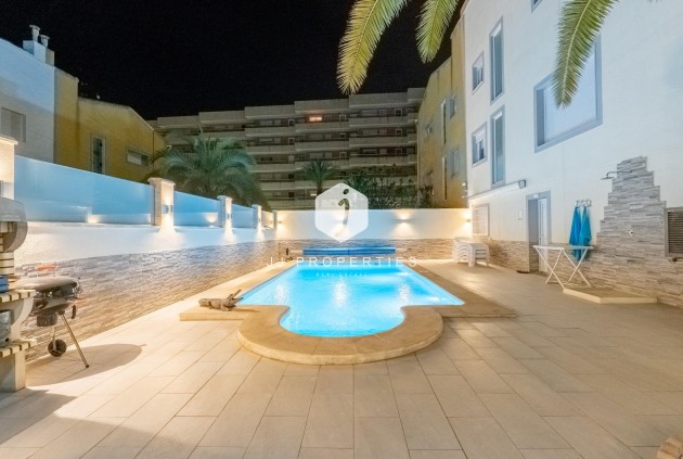 Segunda mano - Chalet -
Torrevieja - Punta prima