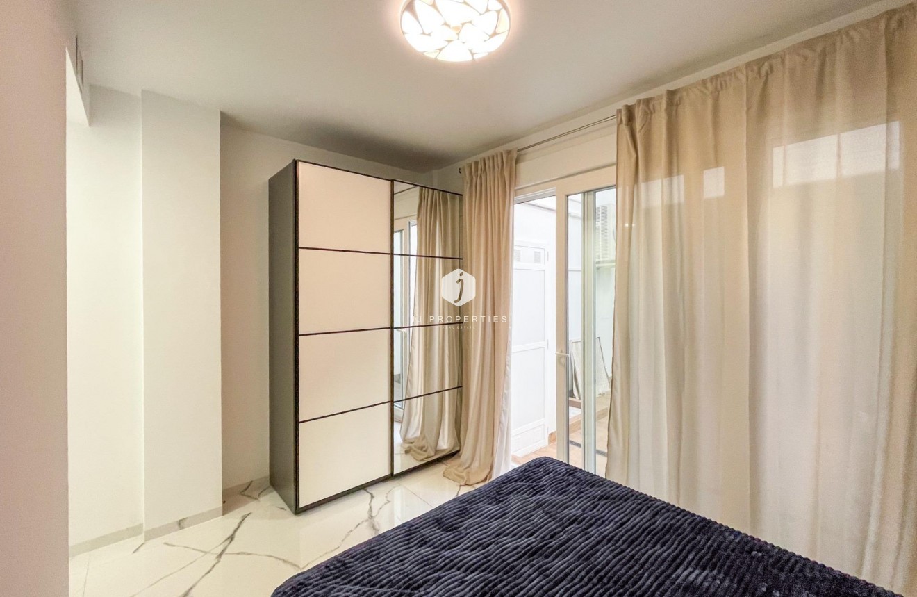 Resale - Apartment / flat -
Torrevieja - Playa del Cura