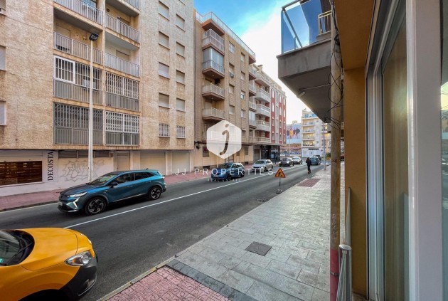 Resale - Apartment / flat -
Torrevieja - Playa del Cura