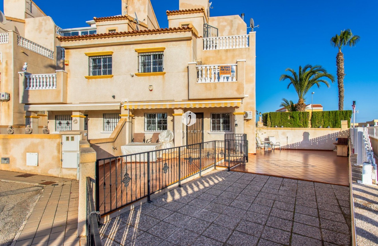 Resale - Chalet -
Orihuela Costa - Las Filipinas