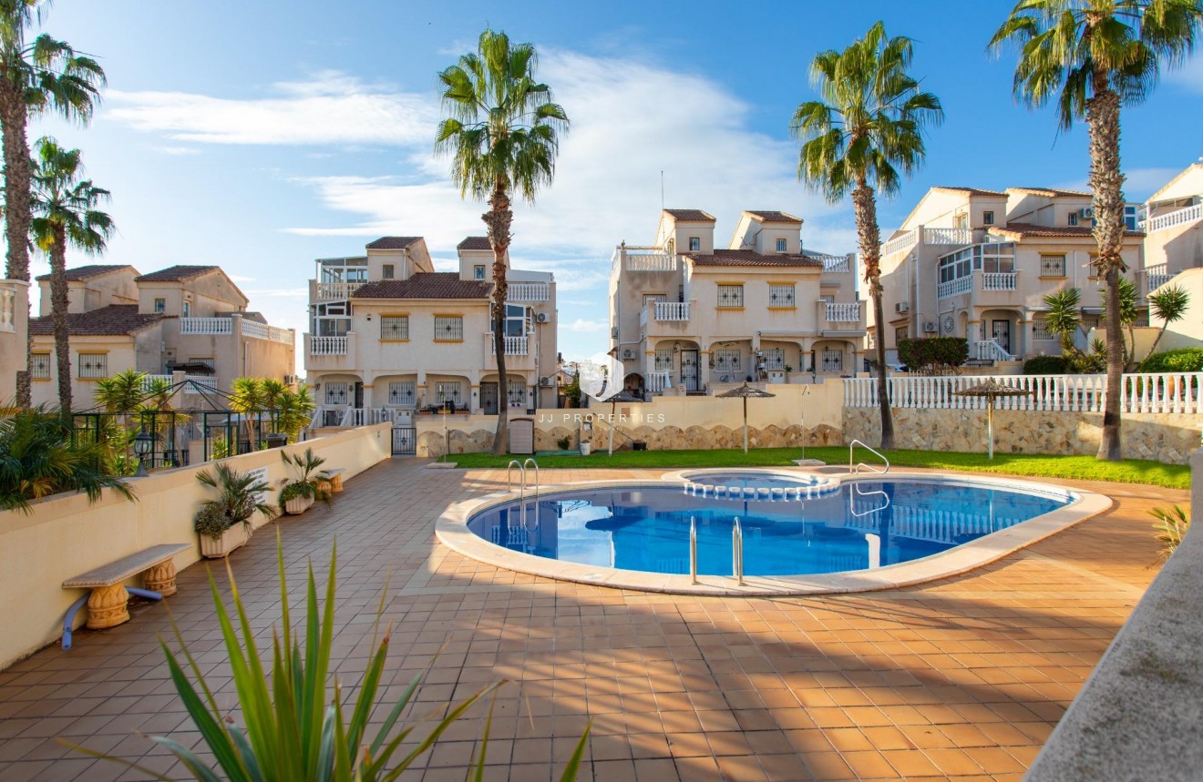 Resale - Chalet -
Orihuela Costa - Las Filipinas
