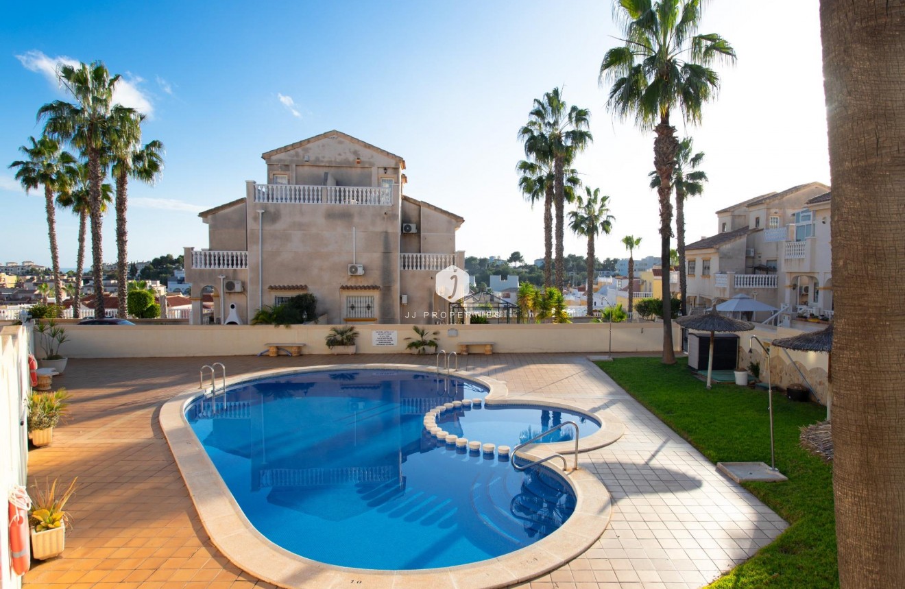 Resale - Chalet -
Orihuela Costa - Las Filipinas