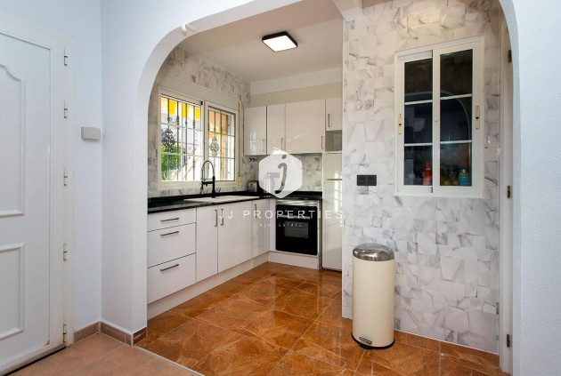 Resale - Chalet -
Orihuela Costa - Las Filipinas