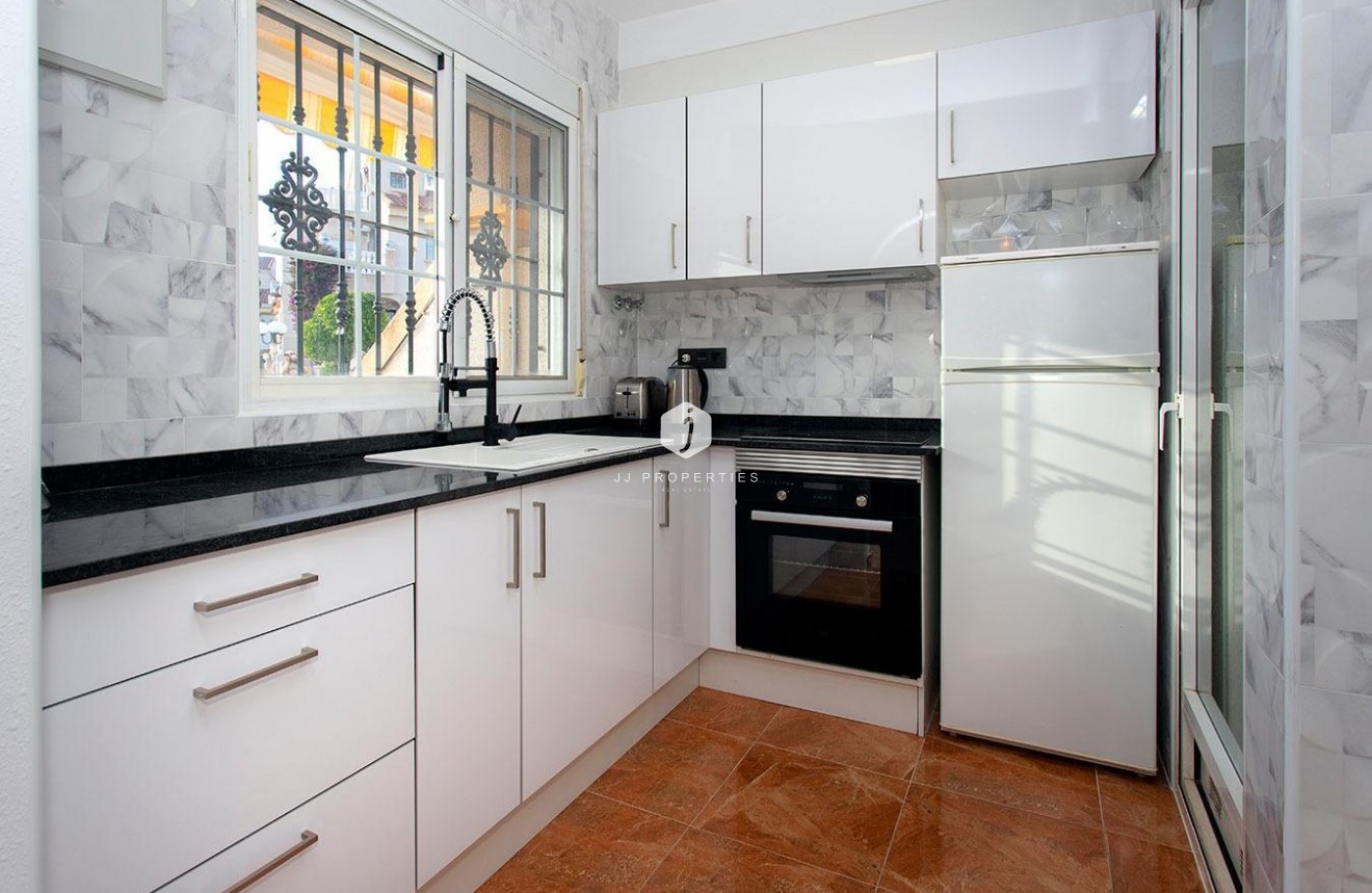 Resale - Chalet -
Orihuela Costa - Las Filipinas