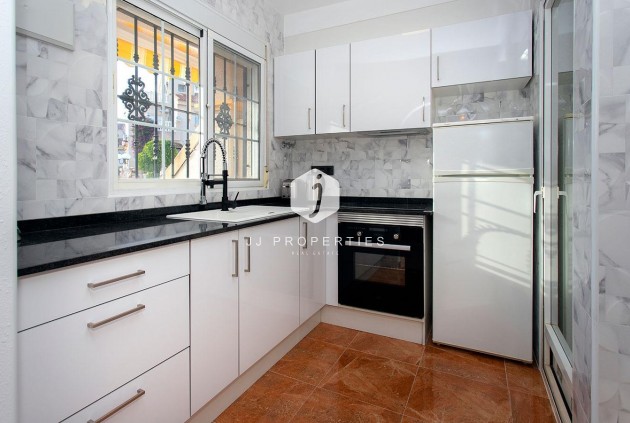 Resale - Chalet -
Orihuela Costa - Las Filipinas