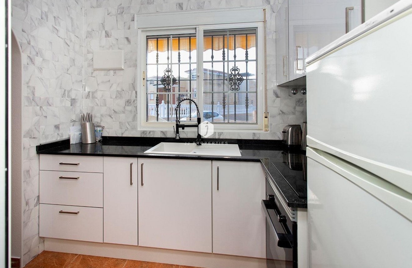 Resale - Chalet -
Orihuela Costa - Las Filipinas