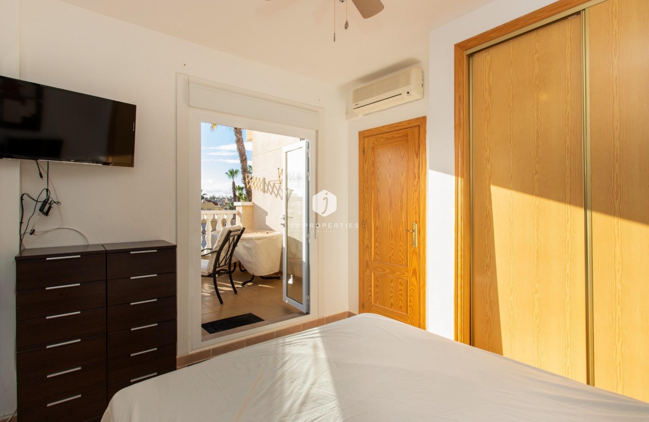 Resale - Chalet -
Orihuela Costa - Las Filipinas