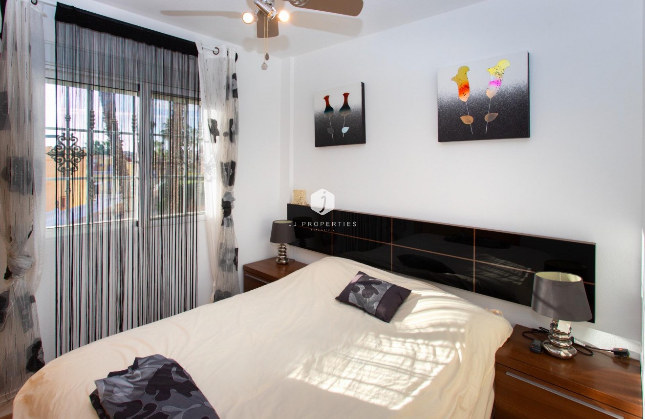 Resale - Chalet -
Orihuela Costa - Las Filipinas