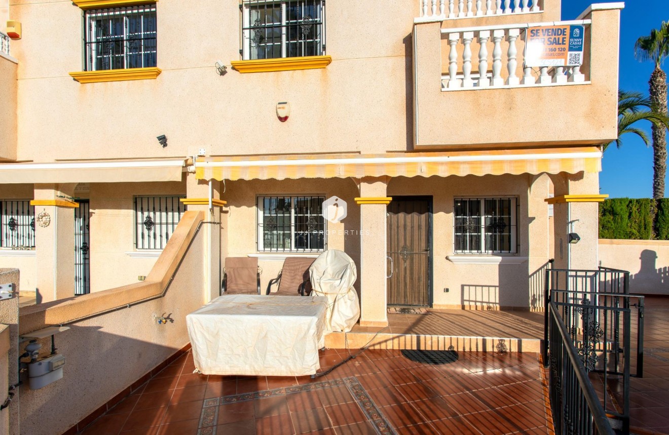 Resale - Chalet -
Orihuela Costa - Las Filipinas