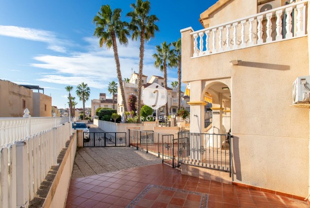 Resale - Chalet -
Orihuela Costa - Las Filipinas