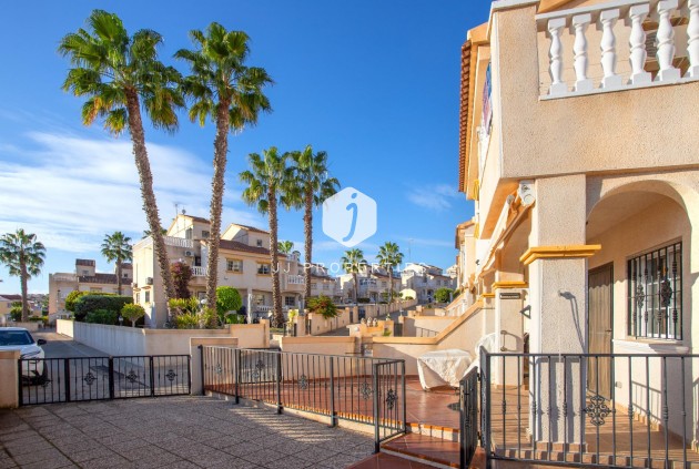 Resale - Chalet -
Orihuela Costa - Las Filipinas