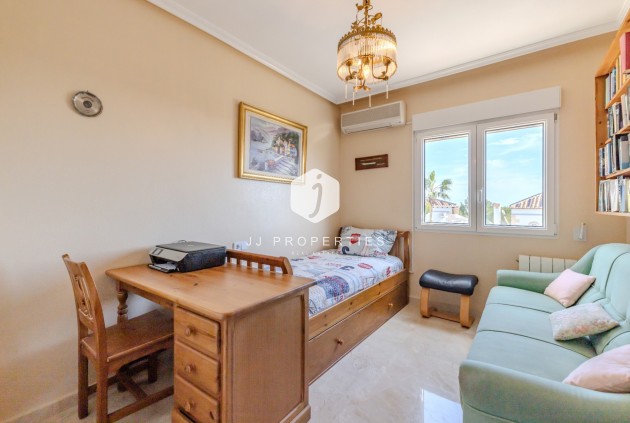 Resale - Apartment / flat -
Orihuela Costa - Costa Blanca