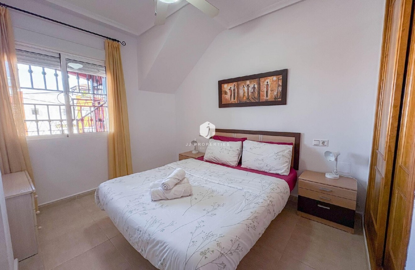 Resale - Apartment / flat -
Los Altos - Costa Blanca