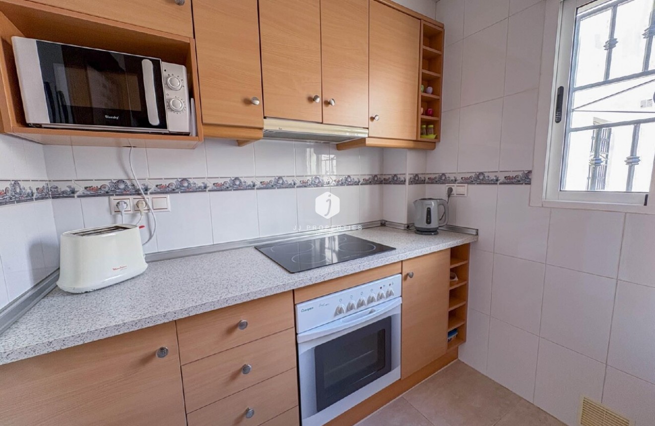 Resale - Apartment / flat -
Los Altos - Costa Blanca