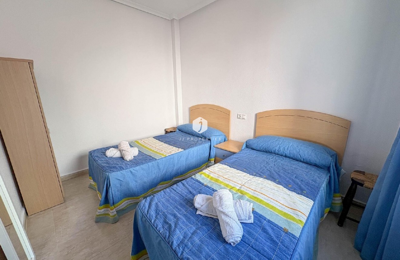 Resale - Apartment / flat -
Los Altos - Costa Blanca