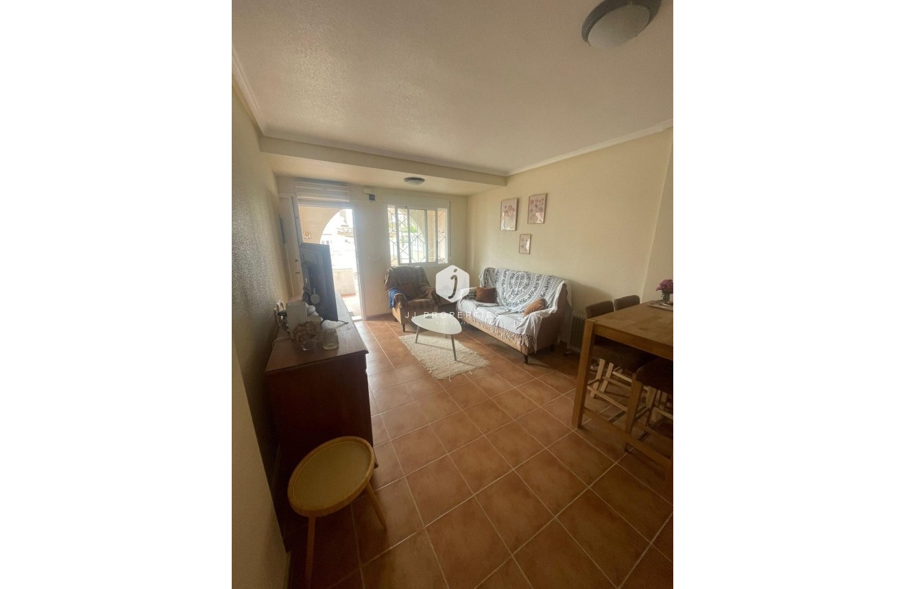 Resale - Chalet -
Torrevieja - aguas nuevas