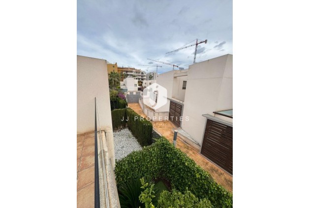 D'occasion - Chalet -
Torrevieja - Punta prima