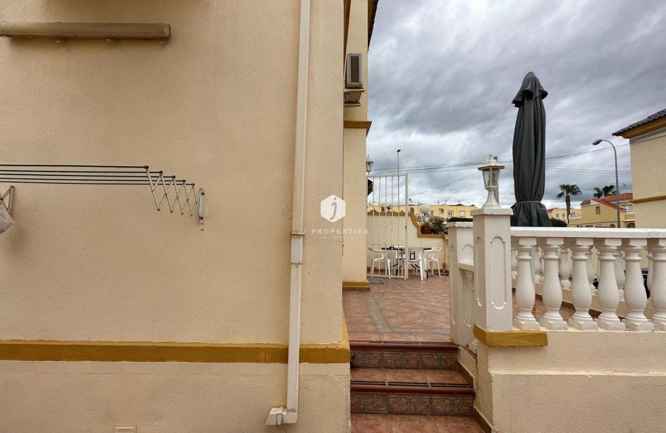 Resale - Bungalow -
Orihuela Costa - Los Almendros-la Florida