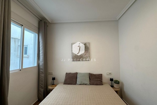 Resale - Apartment / flat -
Torrevieja - Estacion de autobuses