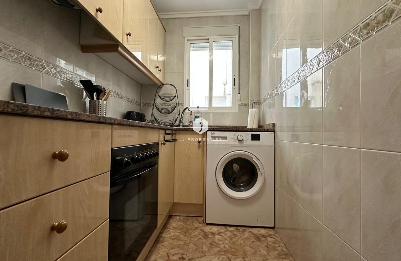 Resale - Apartment / flat -
Torrevieja - Estacion de autobuses